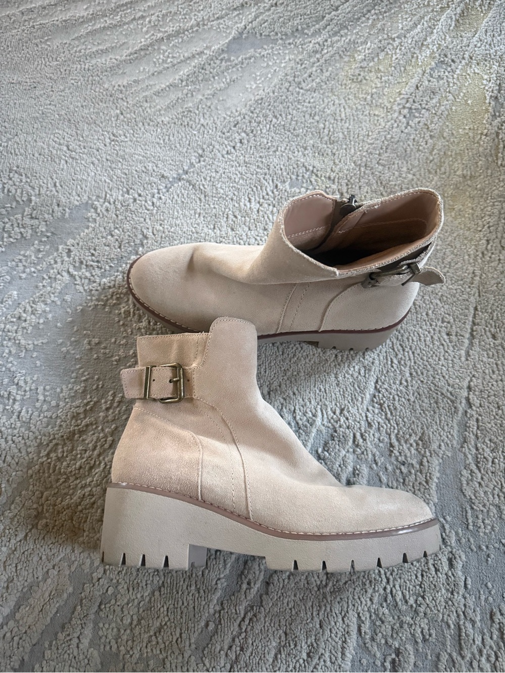 Blondo Darleen Ankle Boots Beige cream Suede leather Block Heel waterproof 10